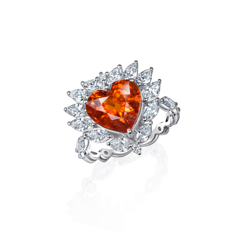 Кольцо с спессартином и бриллиантами