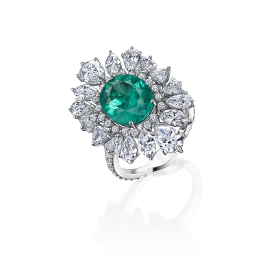 Кольцо с изумрудом и бриллиантами