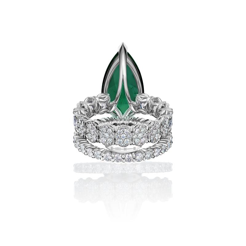 Кольцо с изумрудом и бриллиантами